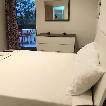 Apartment Carob 4 *